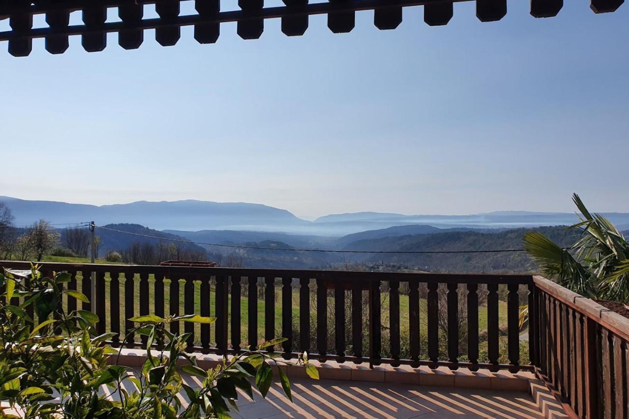 Apartment Mirella For 6 Persons Located In Central Istria Gradinje Exteriér fotografie