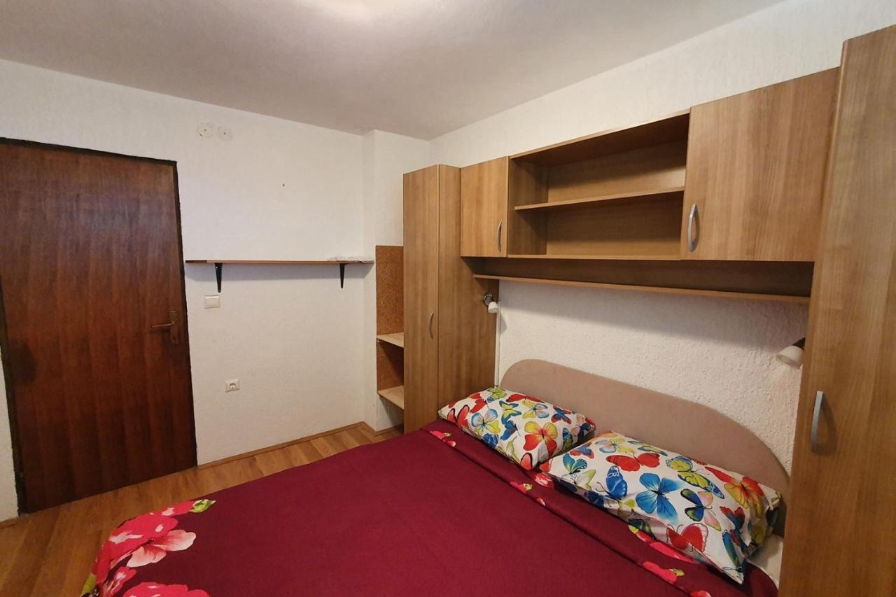Apartment Mirella For 6 Persons Located In Central Istria Gradinje Exteriér fotografie