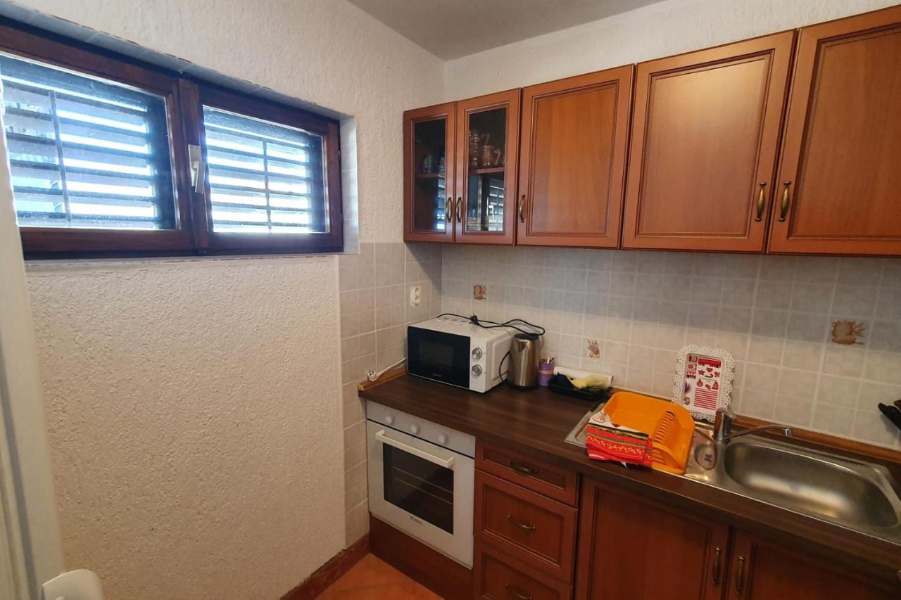 Apartment Mirella For 6 Persons Located In Central Istria Gradinje Exteriér fotografie
