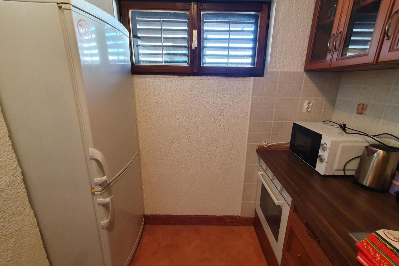 Apartment Mirella For 6 Persons Located In Central Istria Gradinje Exteriér fotografie