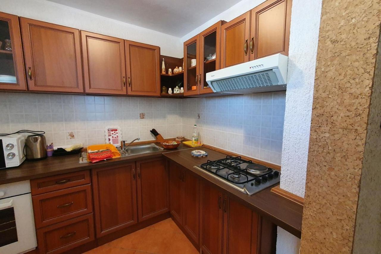 Apartment Mirella For 6 Persons Located In Central Istria Gradinje Exteriér fotografie