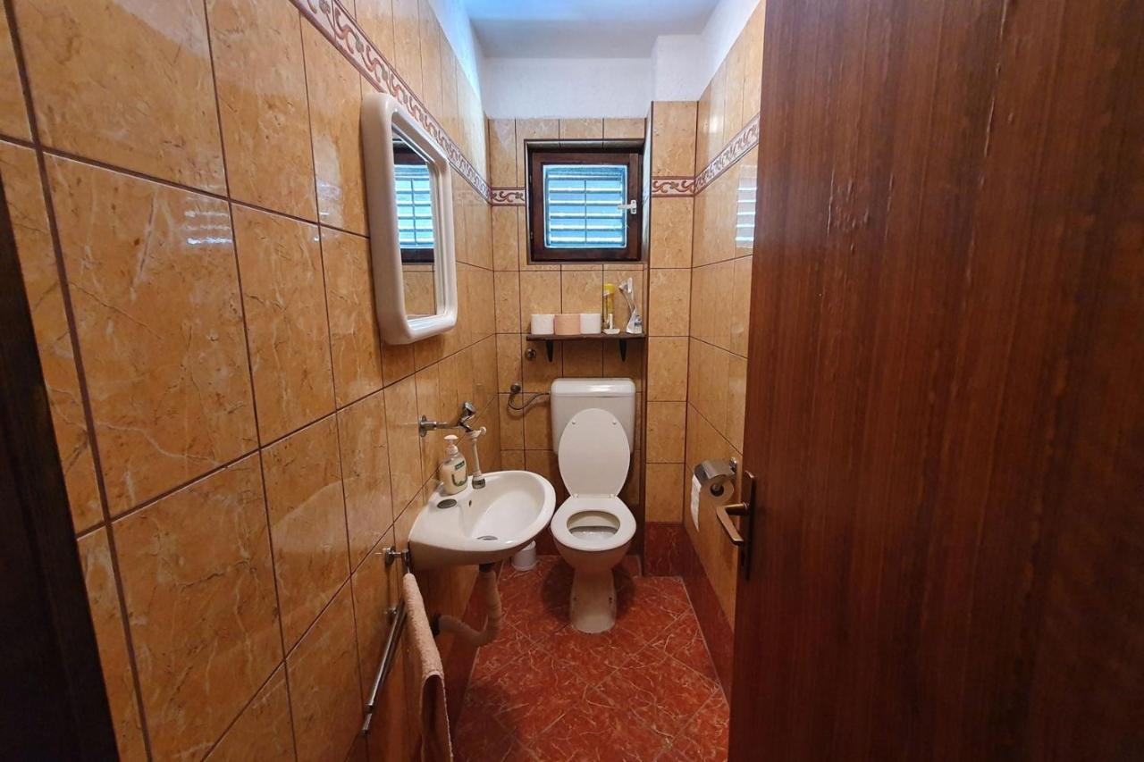 Apartment Mirella For 6 Persons Located In Central Istria Gradinje Exteriér fotografie
