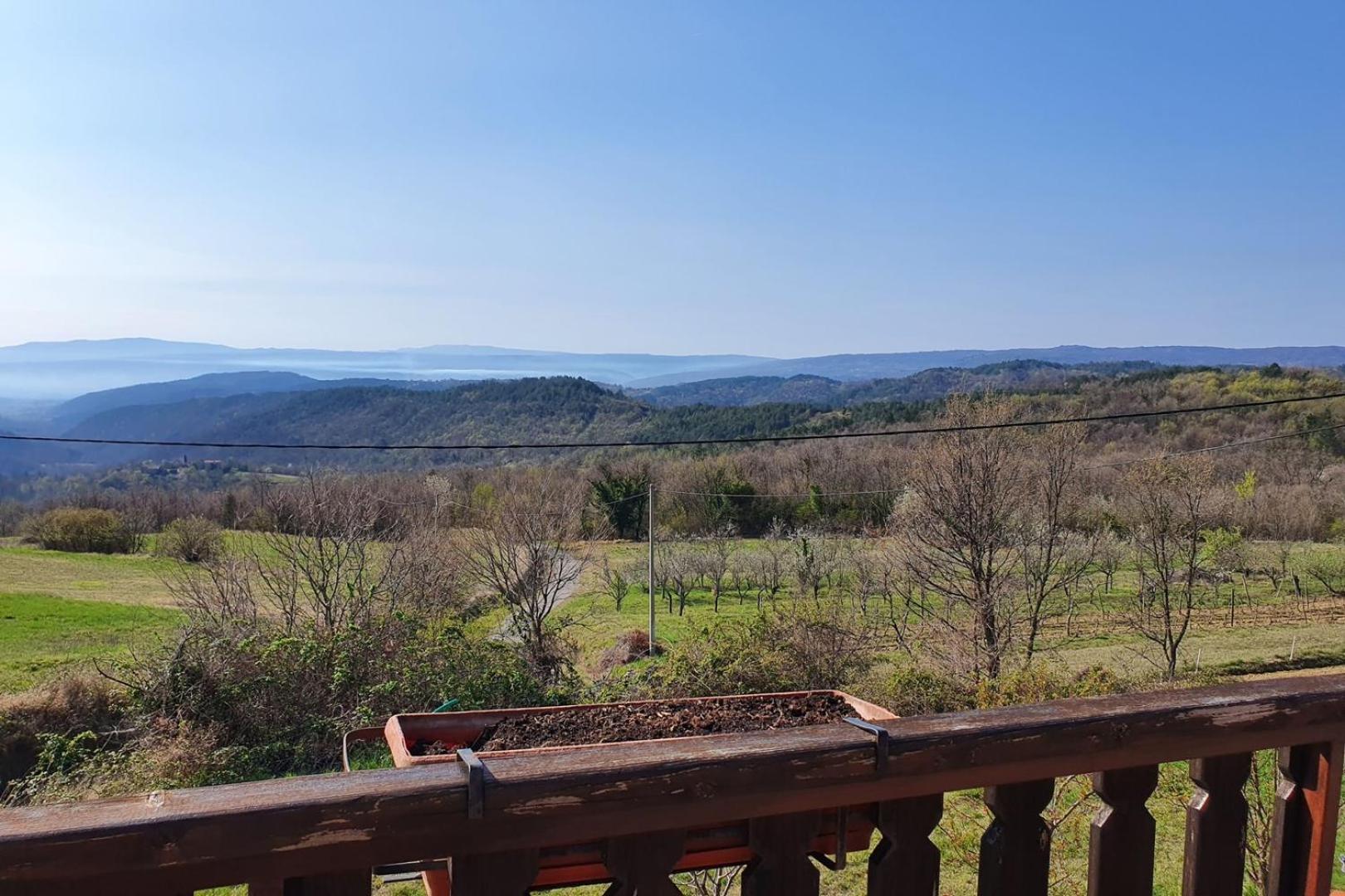 Apartment Mirella For 6 Persons Located In Central Istria Gradinje Exteriér fotografie